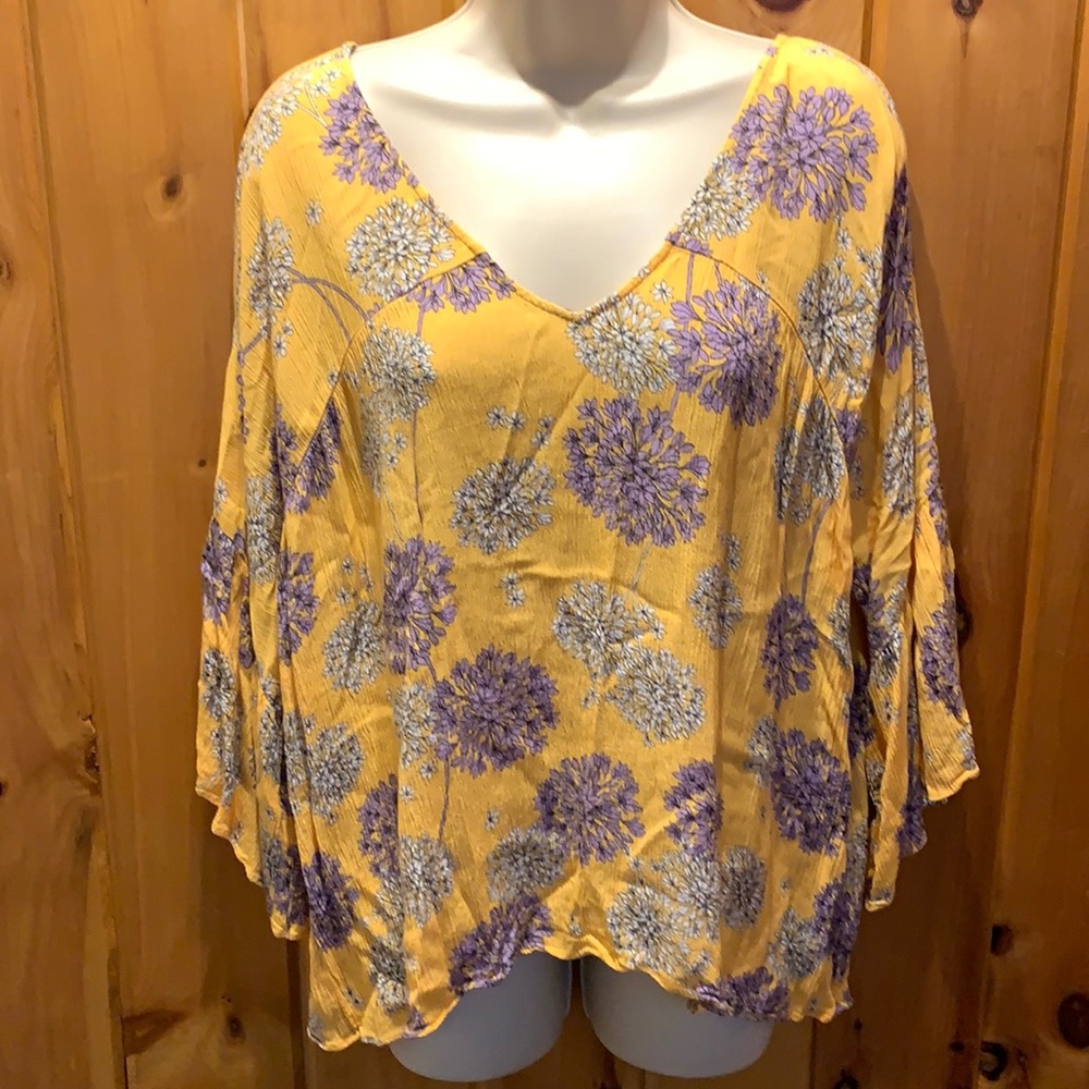 SUPER FLOWY TOP